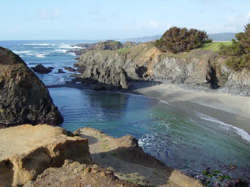 DSC01131 the beach from the headlands.JPG